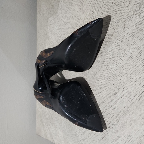 Louis Vuitton - Monogram Pumps - Picture 2 of 10